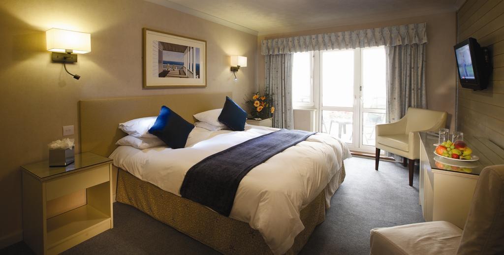 Cobo Bay Hotel Castel Room photo