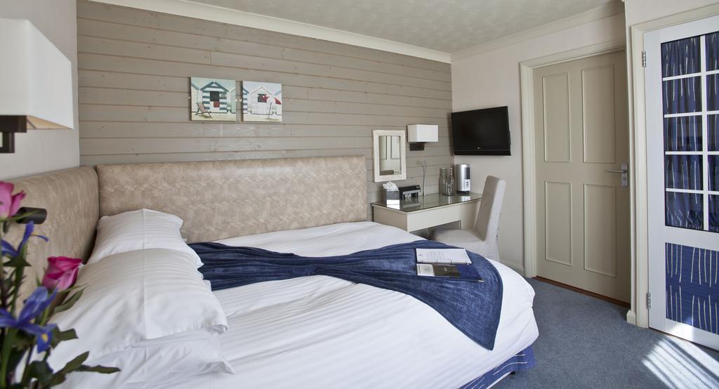 Cobo Bay Hotel Castel Room photo