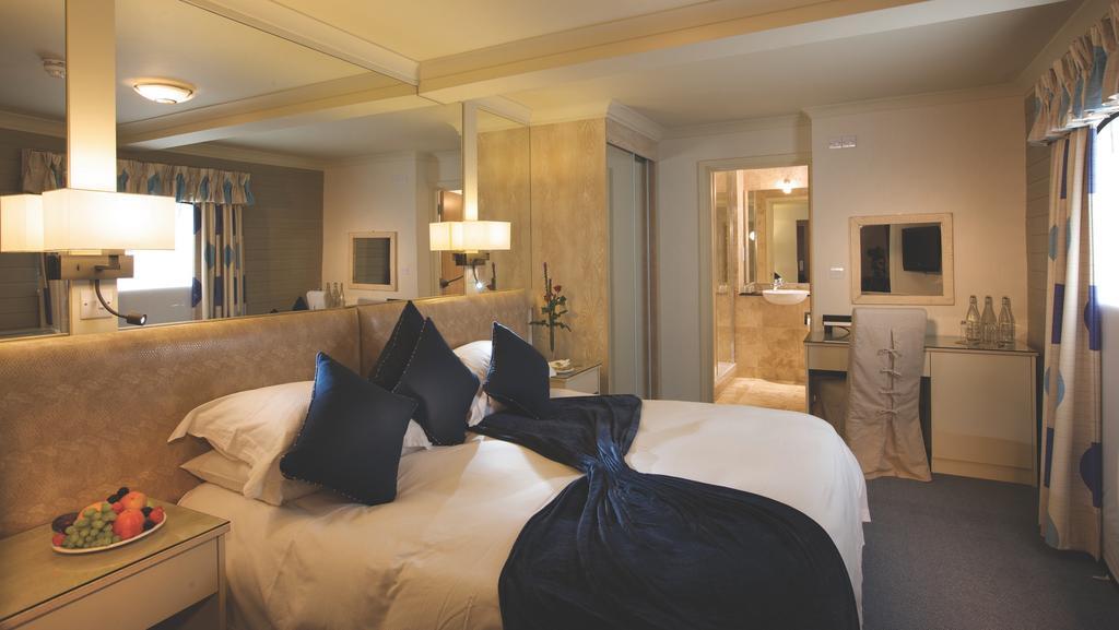 Cobo Bay Hotel Castel Room photo